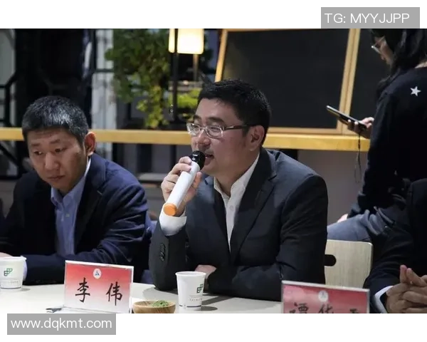 深度对话：李伟在英雄联盟中的成长与挑战之路